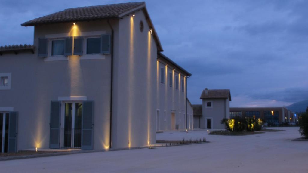 Hotel & Resort Le Colombare Foligno Exterior foto