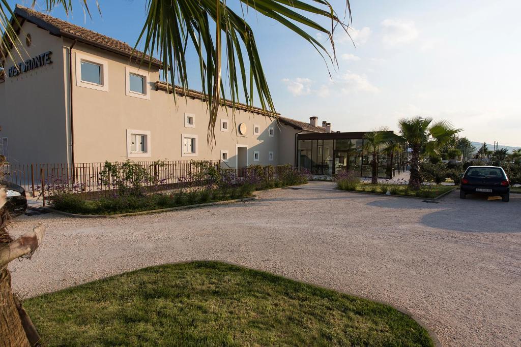 Hotel & Resort Le Colombare Foligno Exterior foto
