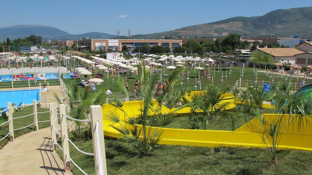 Hotel & Resort Le Colombare Foligno Quarto foto